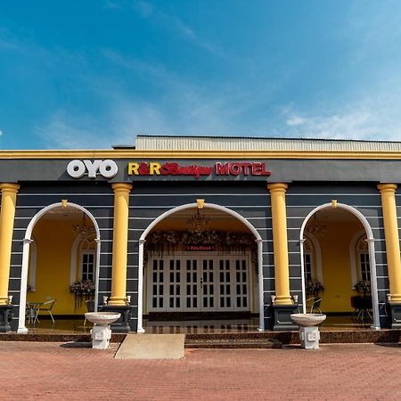 Oyo 1228 R & R Motel Johor Bahru Luaran gambar