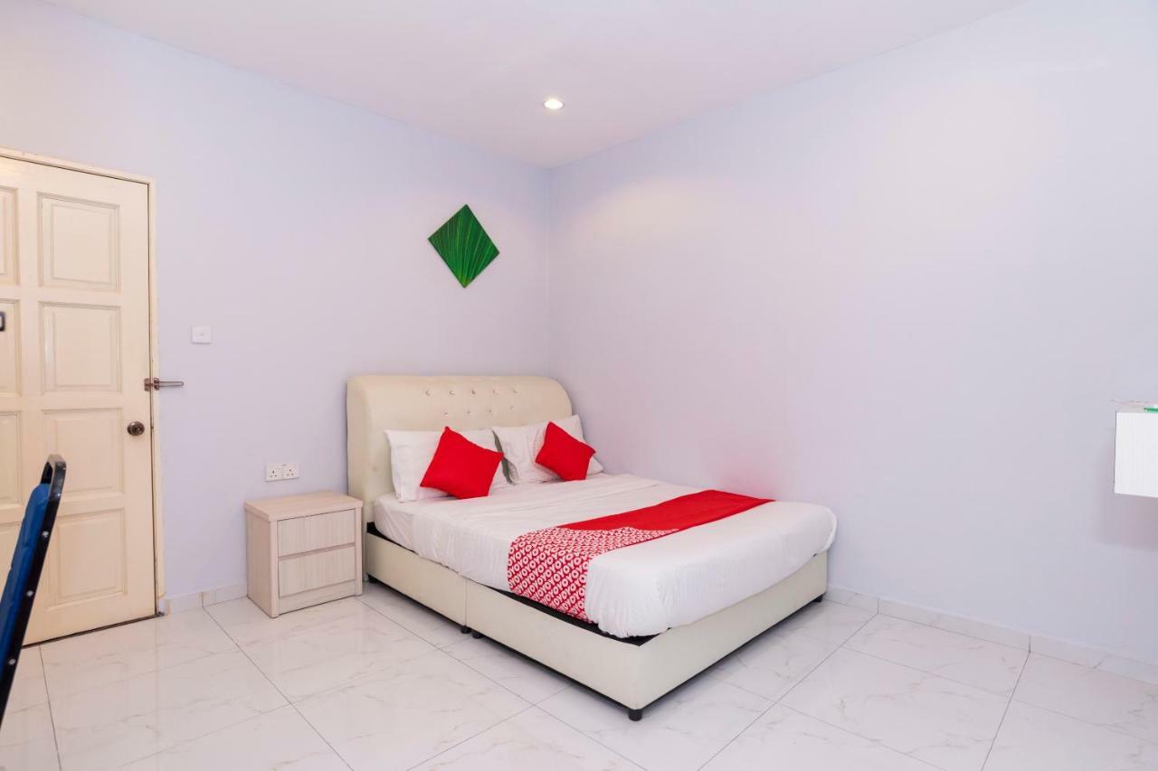Oyo 1228 R & R Motel Johor Bahru Luaran gambar
