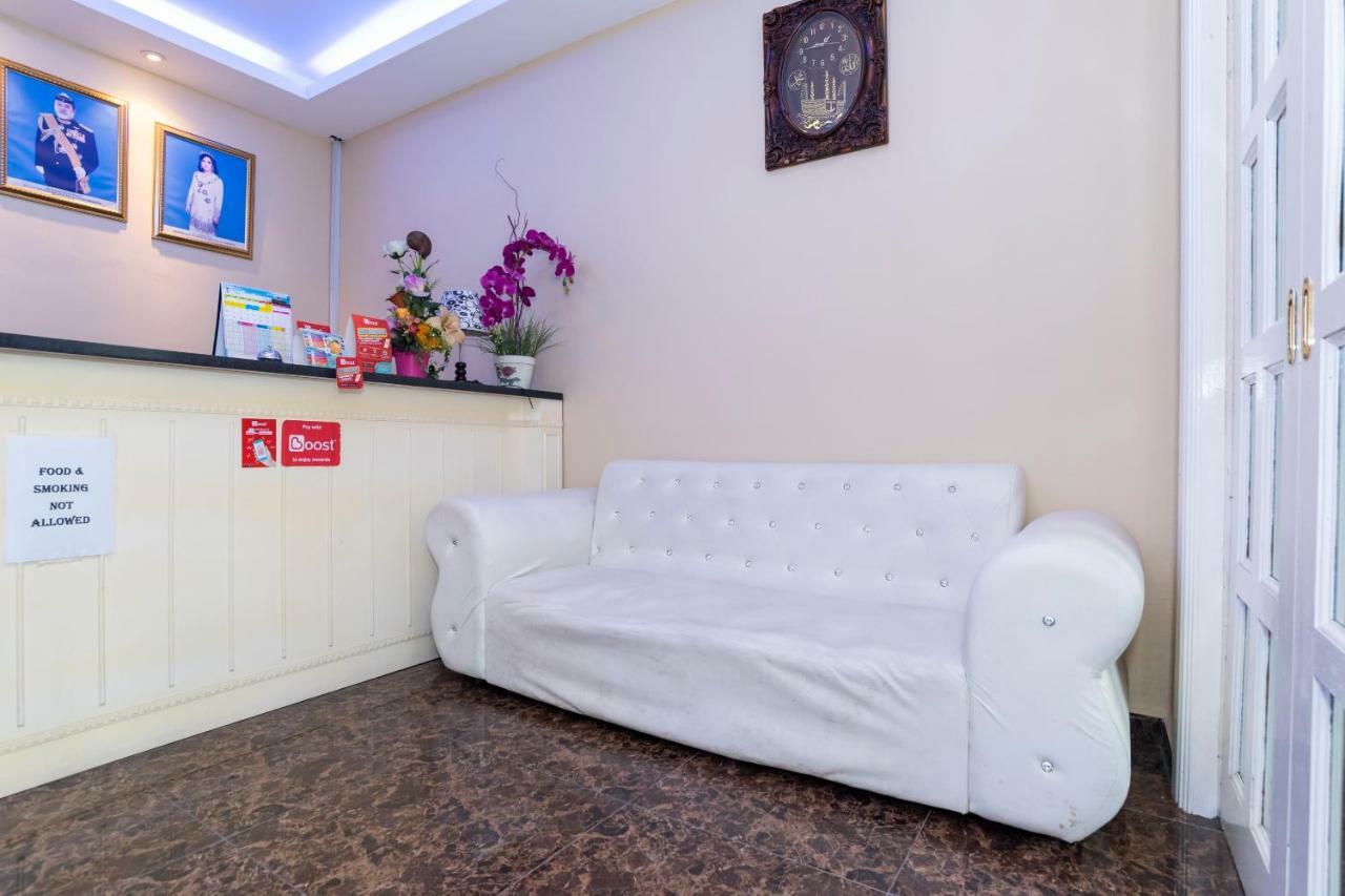 Oyo 1228 R & R Motel Johor Bahru Luaran gambar