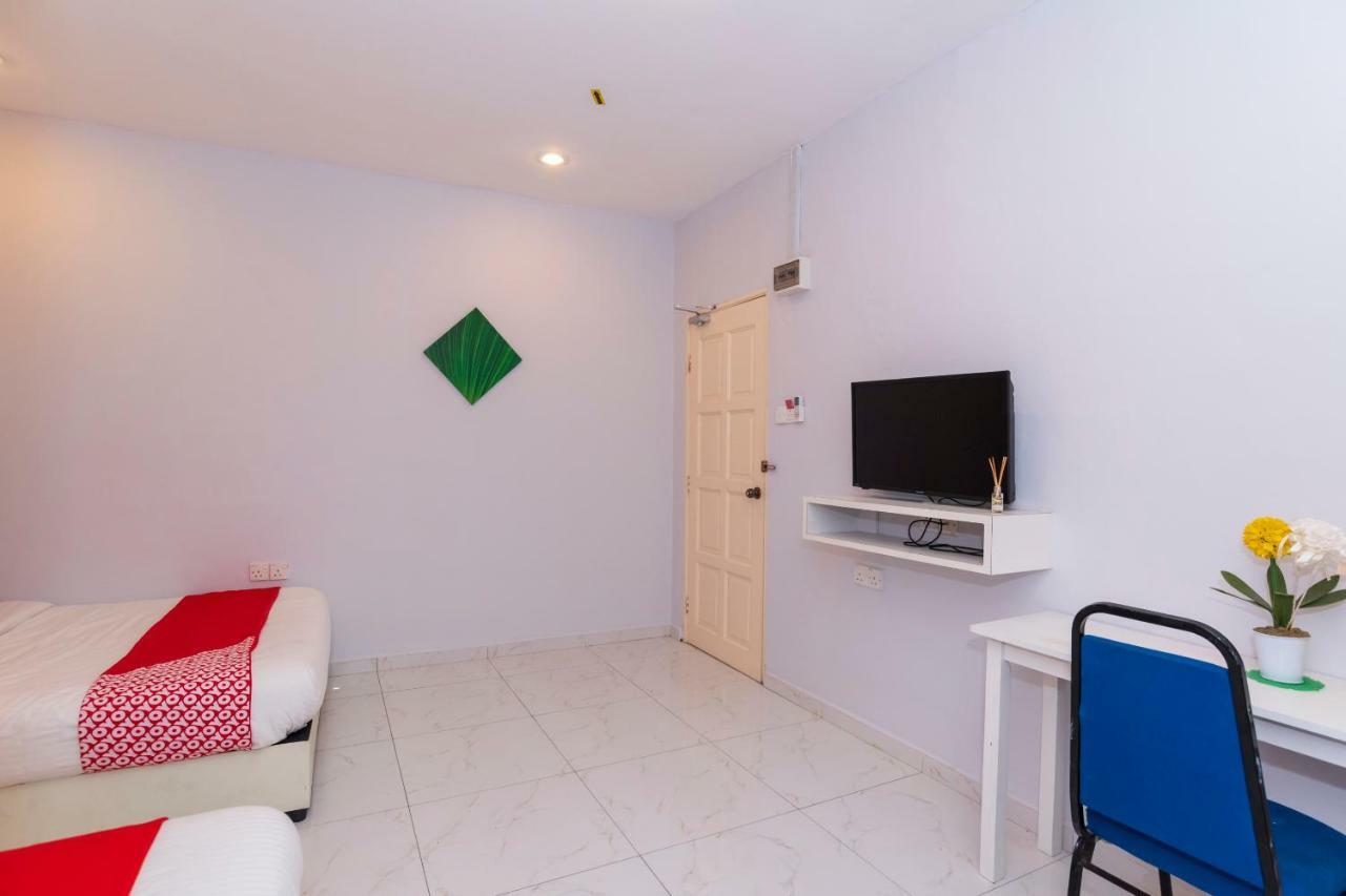Oyo 1228 R & R Motel Johor Bahru Luaran gambar